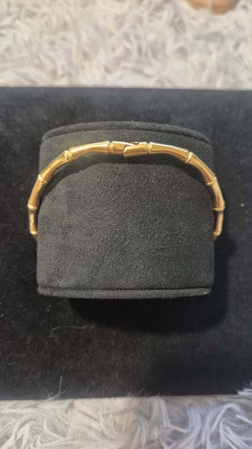 Ribbed bangles