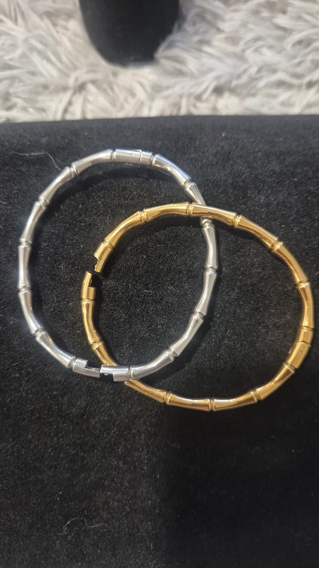 Ribbed bangles