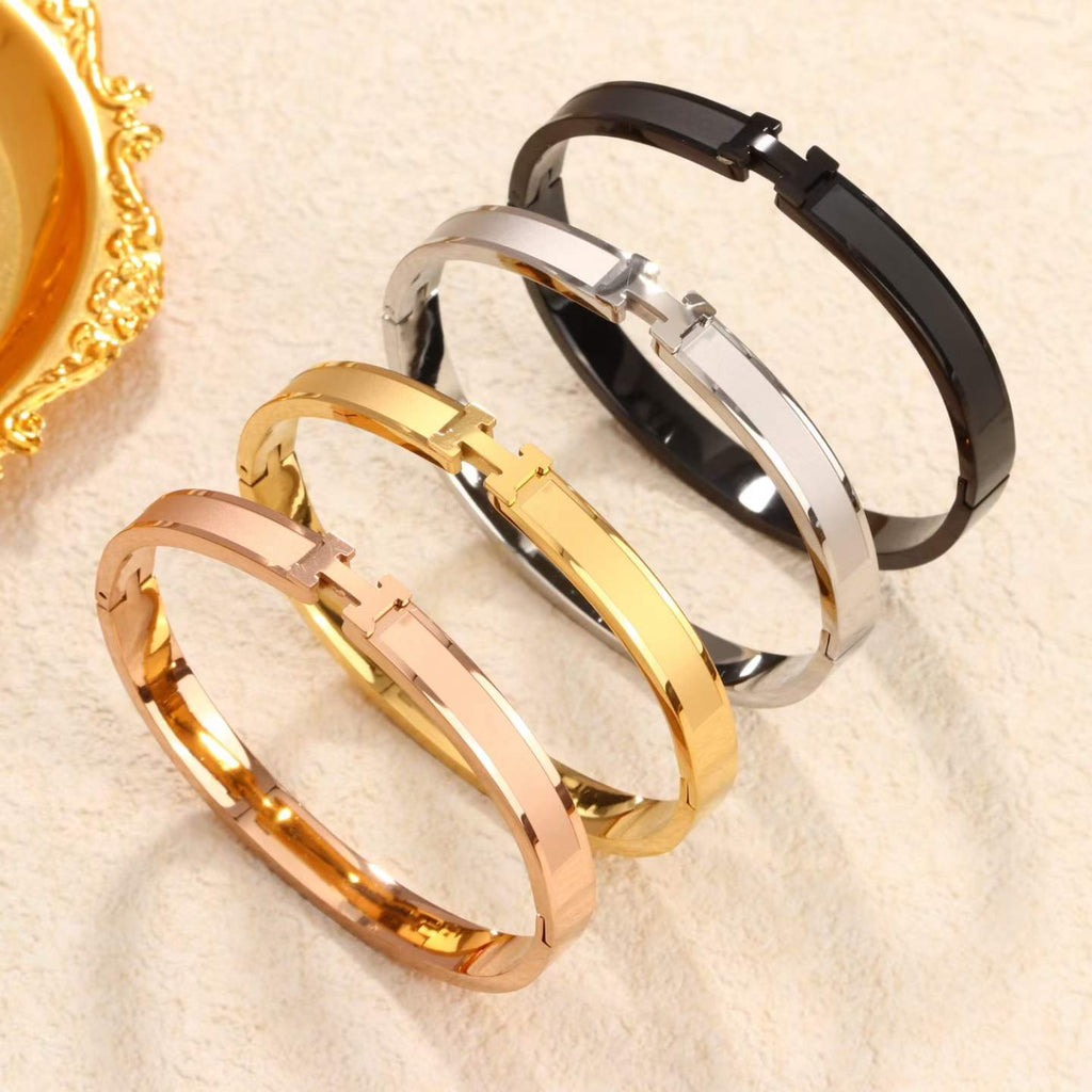 Hermes style bracelet