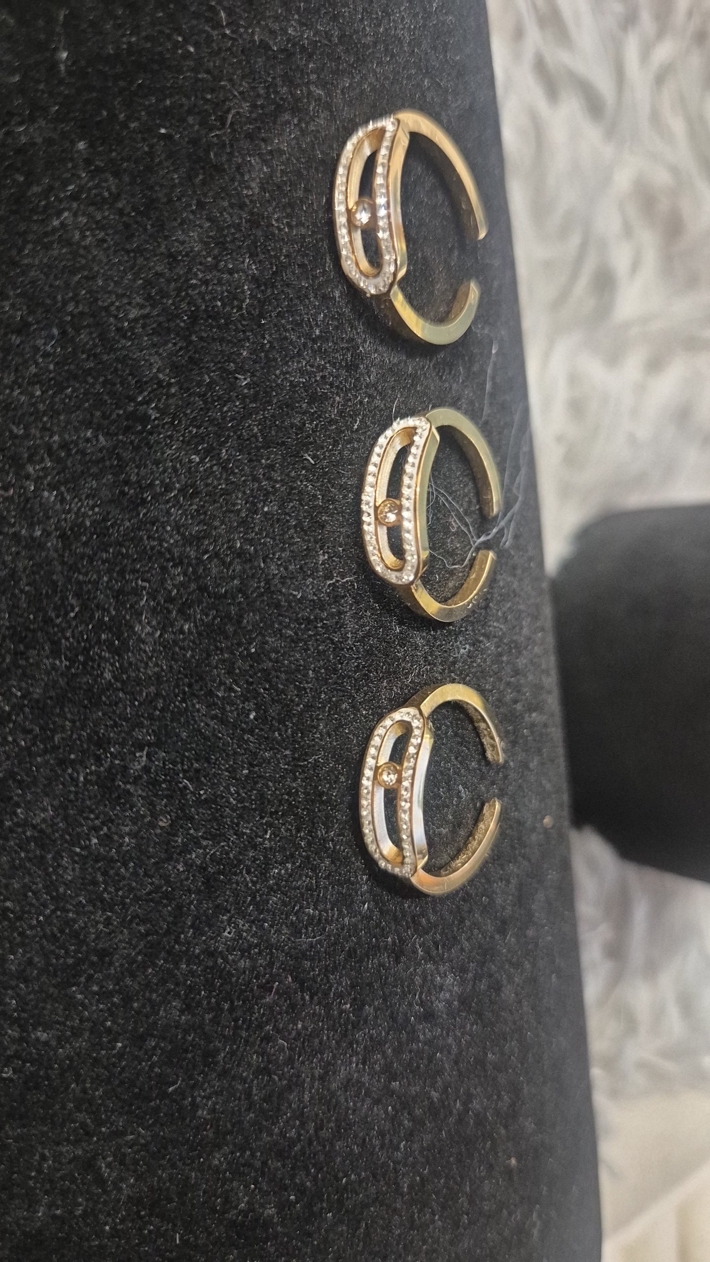 Fancy ring with stones