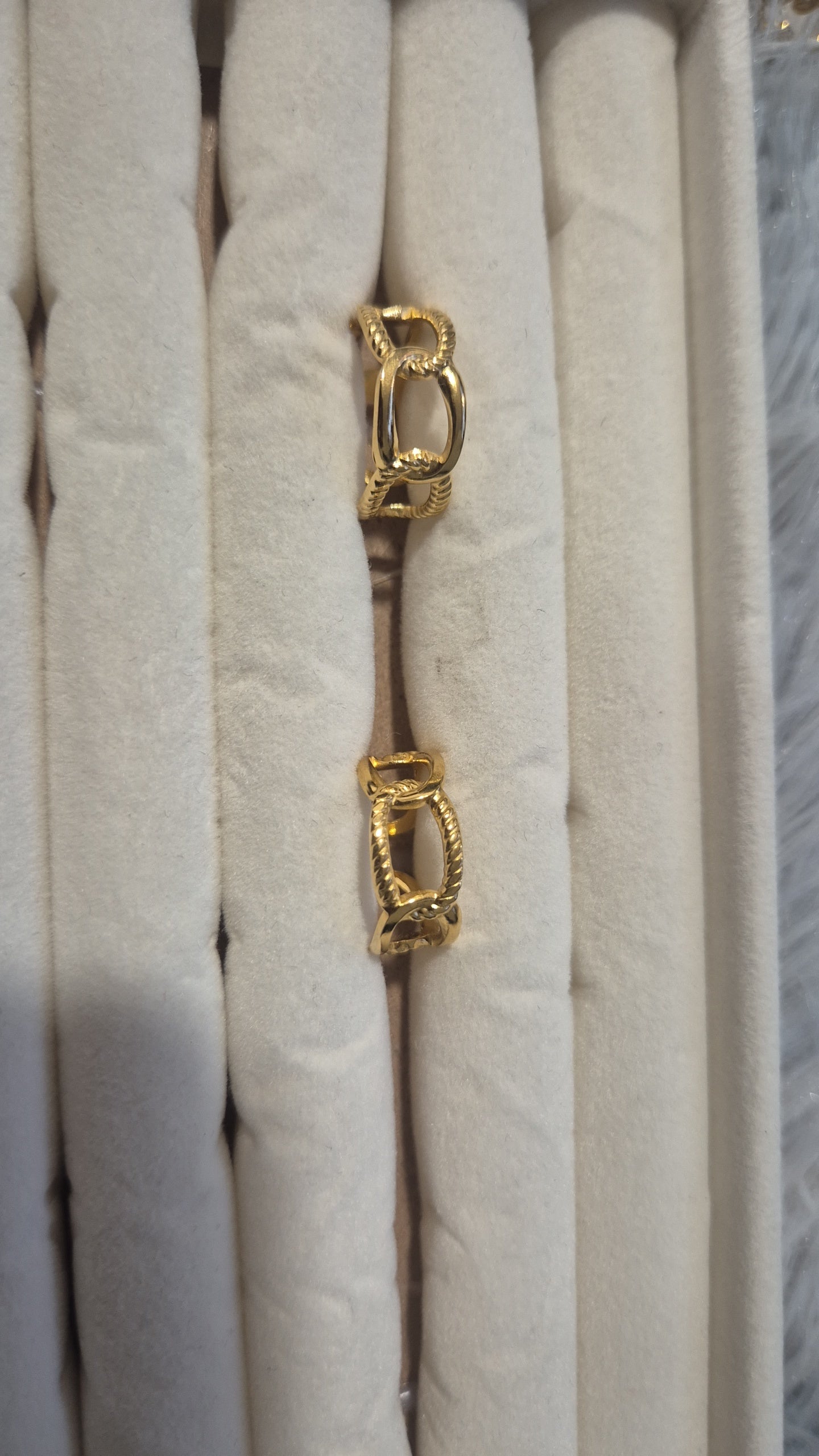 Fancy ring